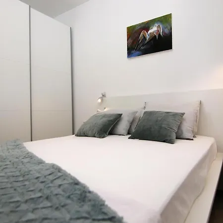 Stone Olea 苏佩塔尔